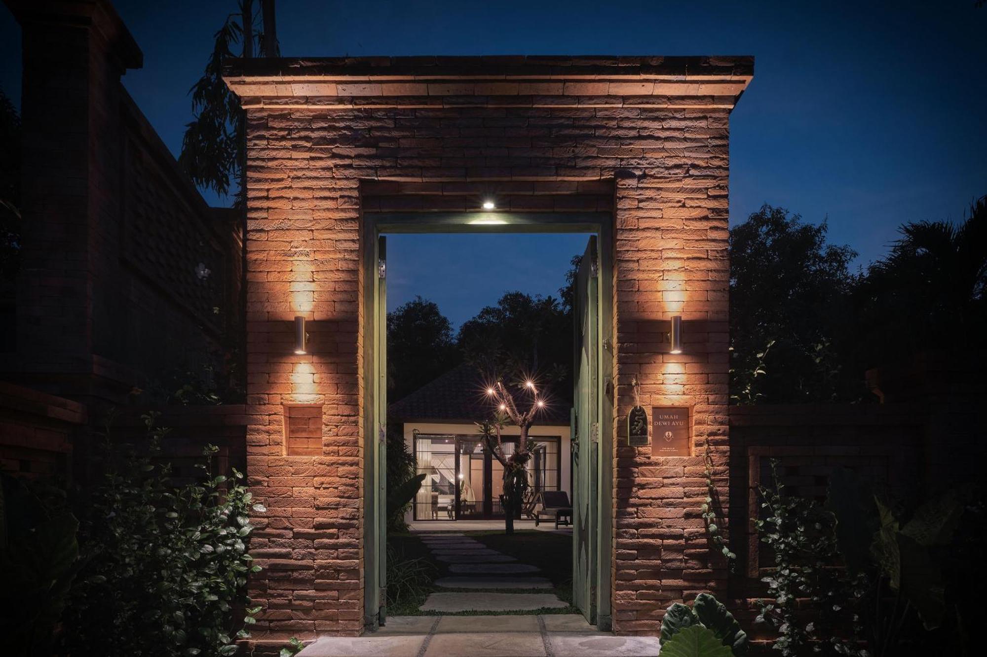 The Damai Villa Lovina Exteriör bild